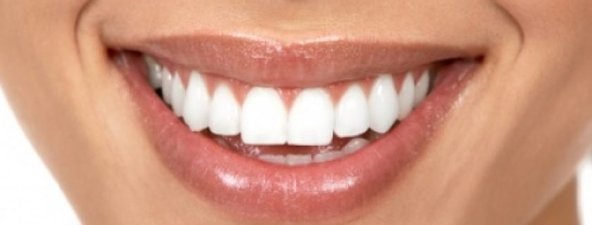 Dicas caseiras para branquear os dentes