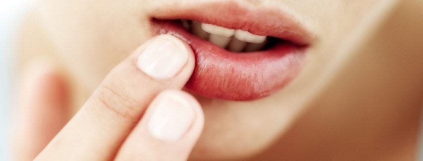 Como fazer um protetor labial em casa