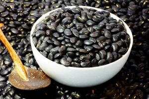 Benefícios de comer feijão preto Benefícios de comer feijão preto