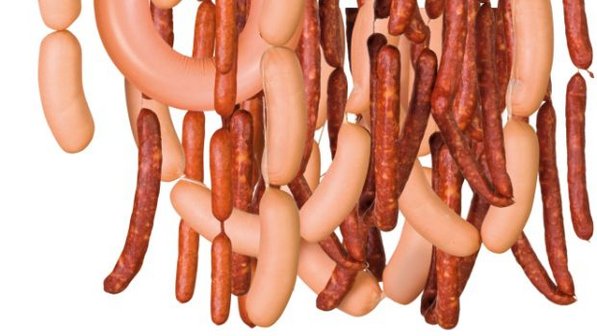 As salsichas e carne processada aumenta o risco de doenças cardiovasculares As salsichas e carne processada aumenta o risco de doenças cardiovasculares