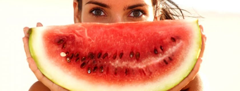Alimentos para reparar sua pele após e durante o verão