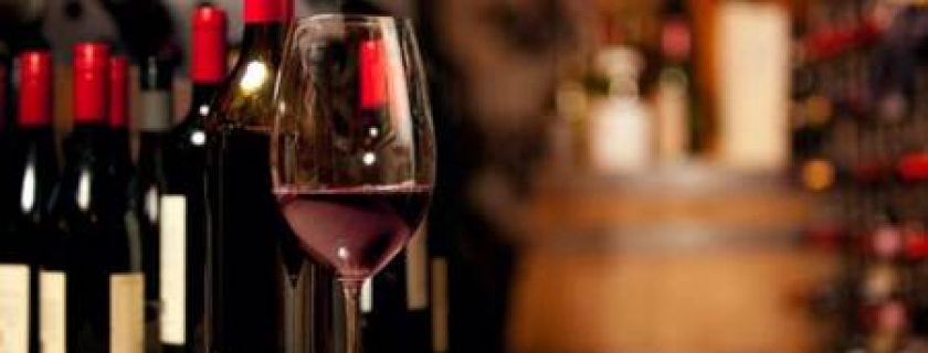 Beber vinho com moderação também é prejudicial