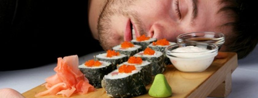 É saudável comer e depois ir dormir?