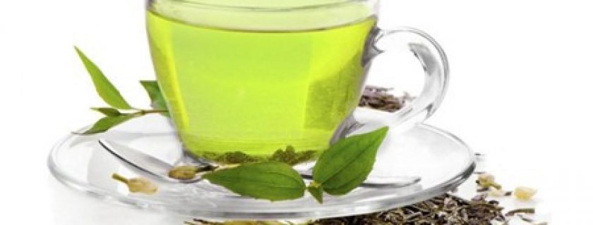 O que a ciência diz sobre o chá verde, o peso e a gordura corporal