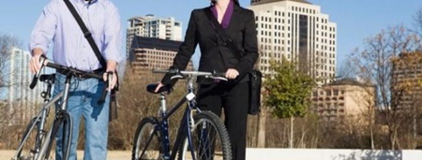 Caminhar ou pedalar para o trabalho melhora a saúde mental