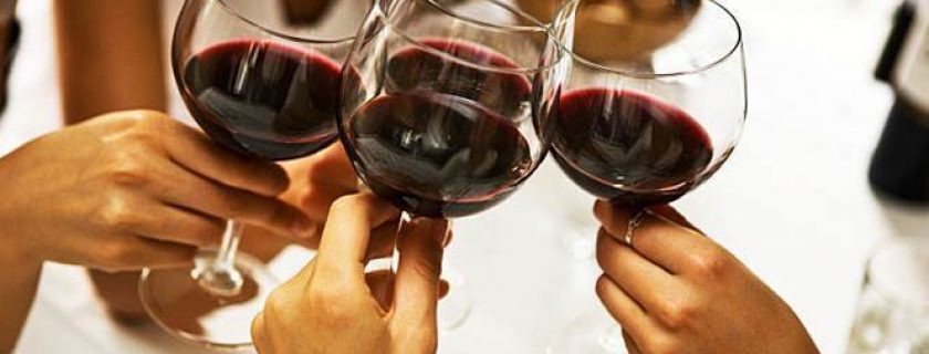 Vinho: qual a hora certa para beber e ter maiores benefícios?
