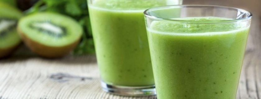 Receita saudável: suco desintoxicante para reduzir a gordura abdominal