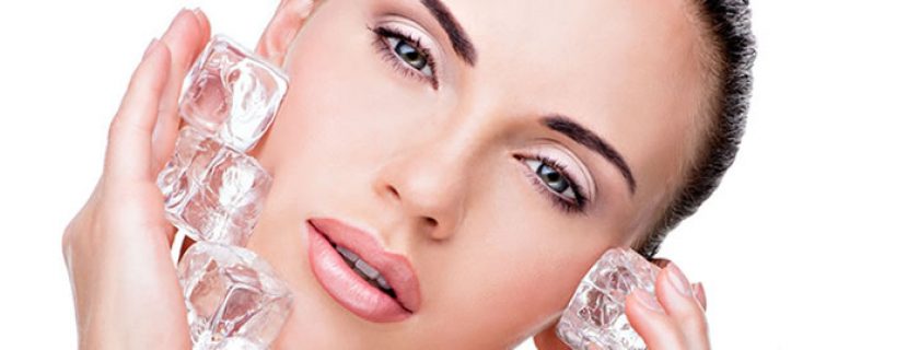 Tratamento facial com gelo para o rejuvenescimento da pele