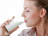 Porque é benéfico beber leite todos os dias