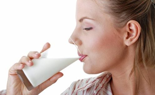 Porque é benéfico beber leite todos os dias