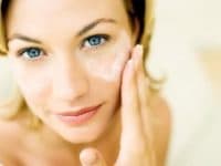 Aprenda uma receita caseira para eliminar as rugas