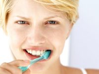 Como fazer um creme dental caseiro