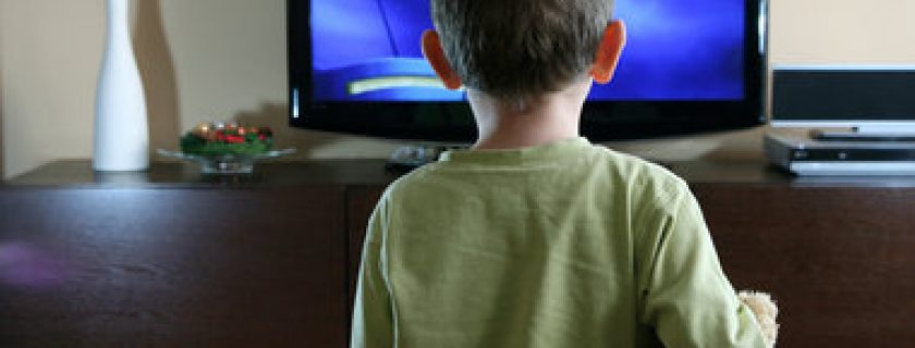 Ver muita TV afeta a visão infantil