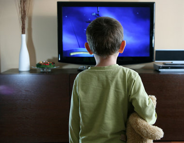Ver muita TV afeta a visão infantil