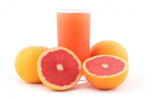 benefícios do suco de toranja