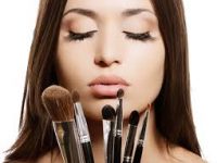 Como preparar uma maquiagem caseira