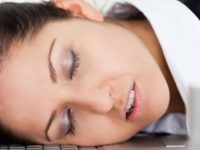 Dicas para se manter acordado em casos de necessidade