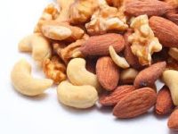 Comer nozes e avelãs três vezes por semana reduz o risco de câncer e doenças cardíacas