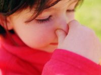 Como tratar rinite alérgica