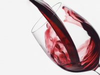 Vinho tinto sem álcool reduz a hipertensão