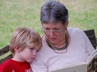 Cuidar dos netos uma vez por semana melhora a saúde mental