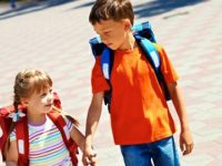Crianças: Cuidados com a mochila