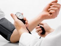 Quais são os hábitos que aumentam a pressão arterial?