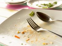 Temos a tendência de comer tudo que colocamos no prato