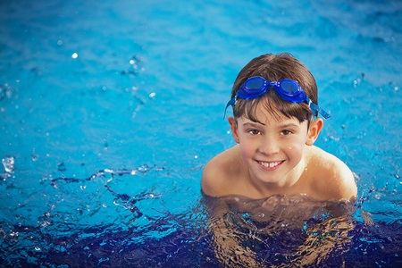 Crianças e piscinas: Dicas essenciais para evitar acidentes