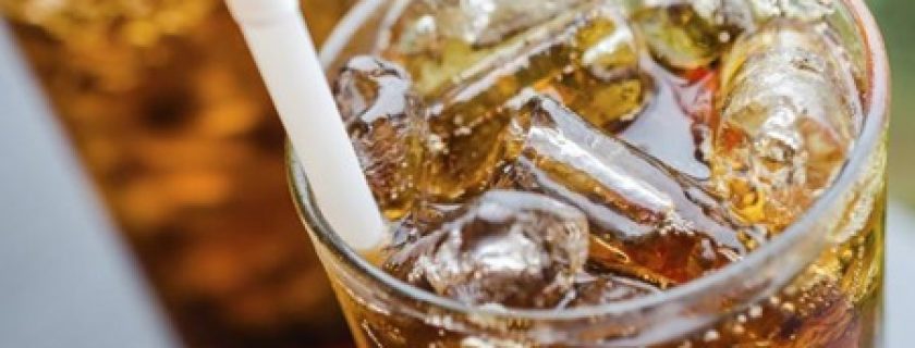 As empresas de refrigerante irão reduzir o teor de açúcar de suas bebidas
