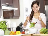 Cozinhar e comer lentamente melhora os nossos hábitos alimentares
