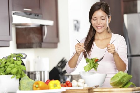 Cozinhar e comer lentamente melhora os nossos hábitos alimentares