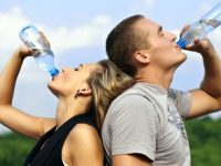 Benefícios de beber água em jejum