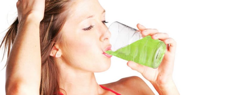Sucos de frutas embalados têm mais açúcar que refrigerantes, diz estudo
