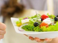 Os melhores alimentos para combater o mau humor