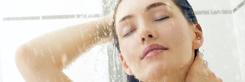 5 grandes benefícios do banho frio para a estética