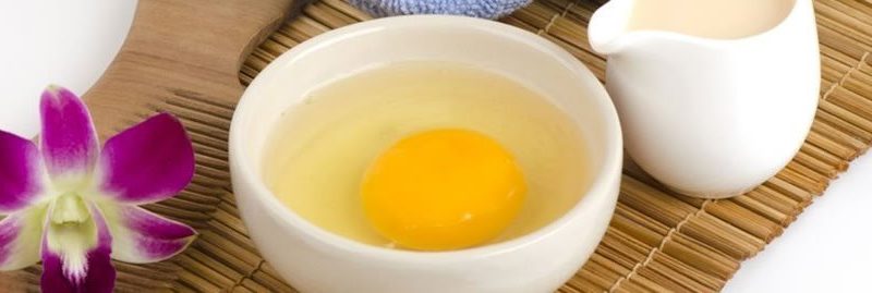 8 benefícios e usos do ovo para pele e cabelos