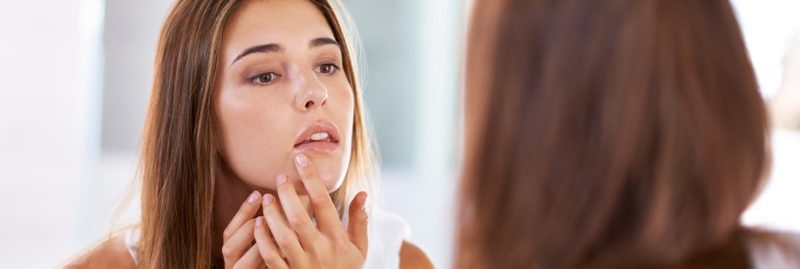 Maus hábitos que prejudicam a saúde da pele