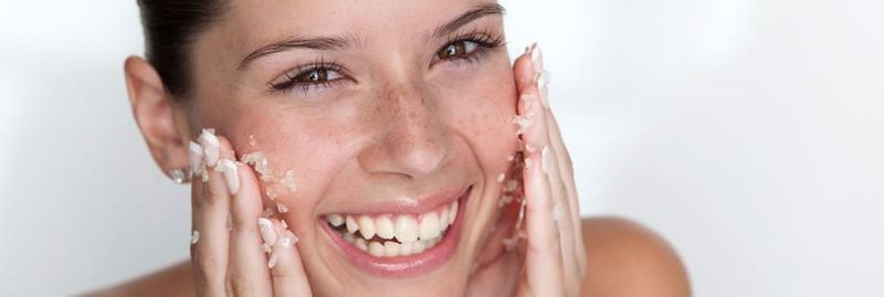 Esfoliante caseiro: 8 receitas para deixar sua pele mais bonita