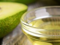 Benefícios do óleo de abacate para a saúde e beleza