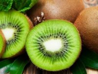 Conheça as incríveis propriedades e benefícios do kiwi para a saúde