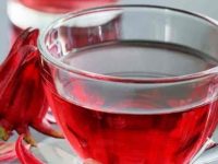 Conheça 8 benefícios do chá de hibisco e como usá-lo para emagrecer
