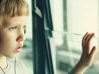 O que é autismo, quais seus sintomas, testes e tratamentos